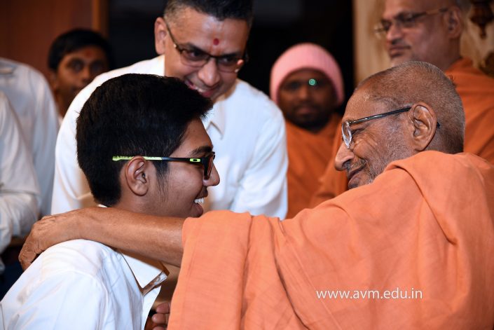 Std 10-11-12 visit to Haridham for Swamishree’s Blessings