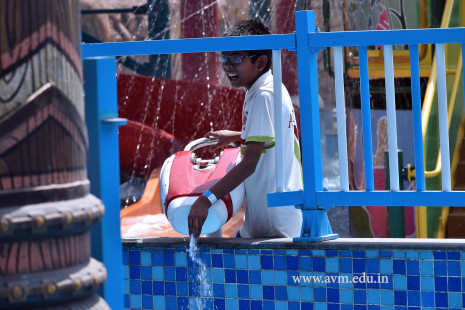 Std 7-9 Chilling out at Amaazia Water Park-Surat (240)