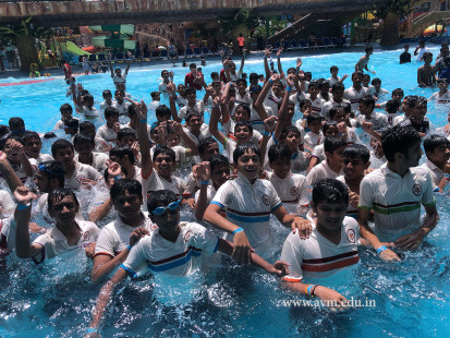 Std 7-9 Chilling out at Amaazia Water Park-Surat (177)