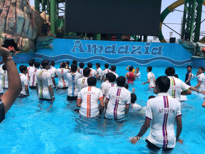Std 7-9 Chilling out at Amaazia Water Park-Surat (167)
