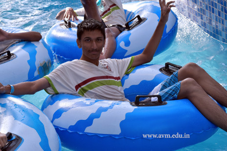 Std 7-9 Chilling out at Amaazia Water Park-Surat (277)