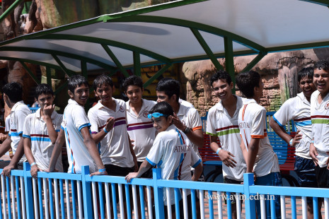 Std 7-9 Chilling out at Amaazia Water Park-Surat (101)