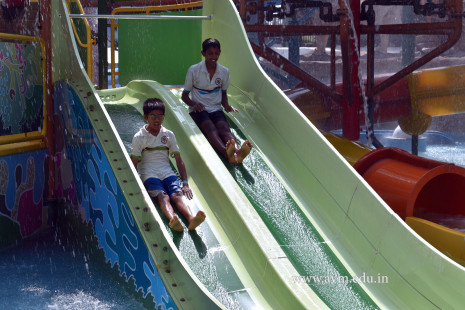 Std 7-9 Chilling out at Amaazia Water Park-Surat (66)
