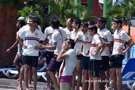 Std 7-9 Chilling out at Amaazia Water Park-Surat (94)