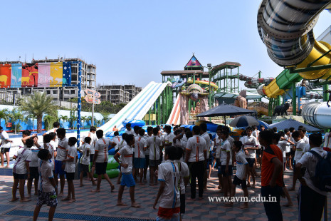 Std 7-9 Chilling out at Amaazia Water Park-Surat (53)