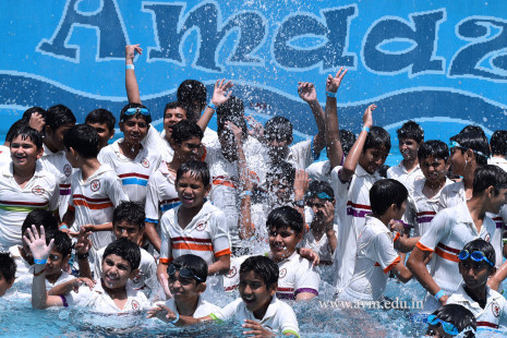 Std 7-9 Chilling out at Amaazia Water Park-Surat (113)