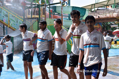 Std 7-9 Chilling out at Amaazia Water Park-Surat (76)