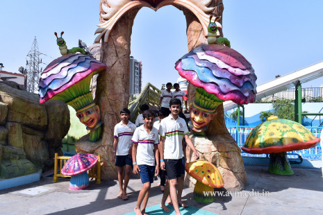 Std 7-9 Chilling out at Amaazia Water Park-Surat (54)