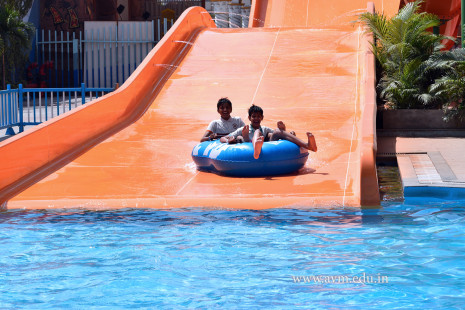 Std 7-9 Chilling out at Amaazia Water Park-Surat (102)