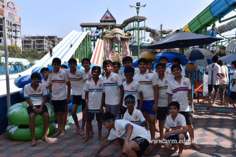 Std 7-9 Chilling out at Amaazia Water Park-Surat (50)
