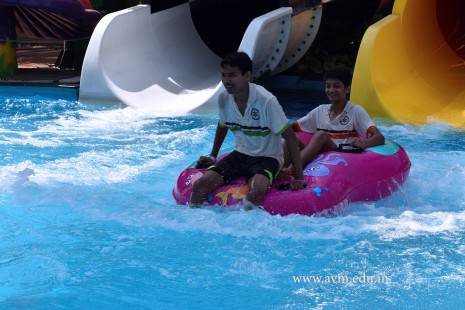Std 7-9 Chilling out at Amaazia Water Park-Surat (89)