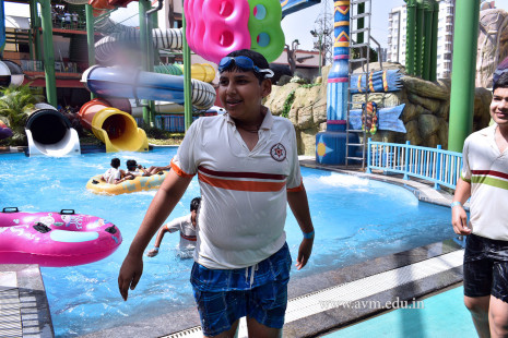 Std 7-9 Chilling out at Amaazia Water Park-Surat (71)