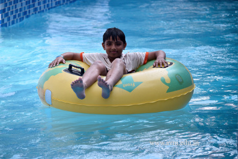 Std 7-9 Chilling out at Amaazia Water Park-Surat (261)
