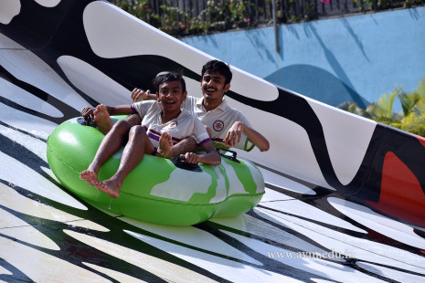 Std 7-9 Chilling out at Amaazia Water Park-Surat (243)