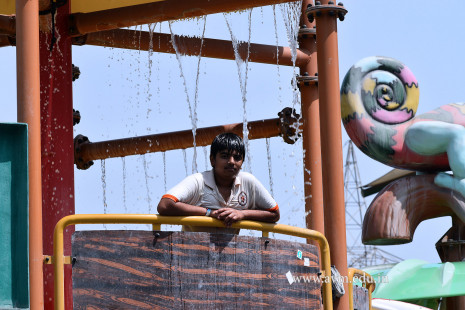 Std 7-9 Chilling out at Amaazia Water Park-Surat (96)
