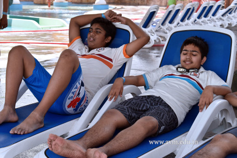 Std 7-9 Chilling out at Amaazia Water Park-Surat (56)