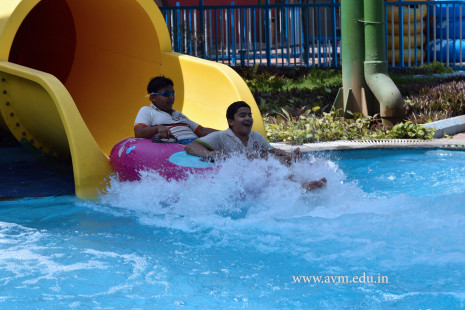 Std 7-9 Chilling out at Amaazia Water Park-Surat (85)