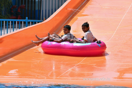 Std 7-9 Chilling out at Amaazia Water Park-Surat (103)