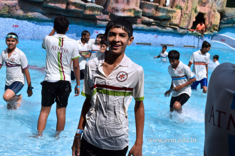 Std 7-9 Chilling out at Amaazia Water Park-Surat (58)