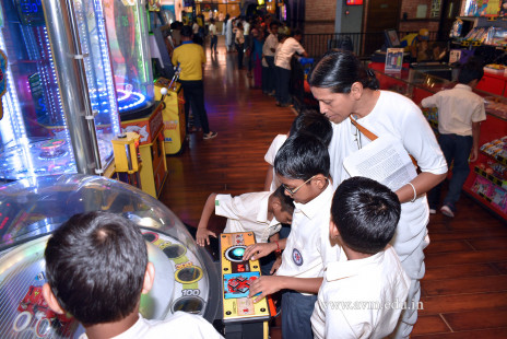 Std 3 & 4 Fun-filled Day Out in Surat (108)