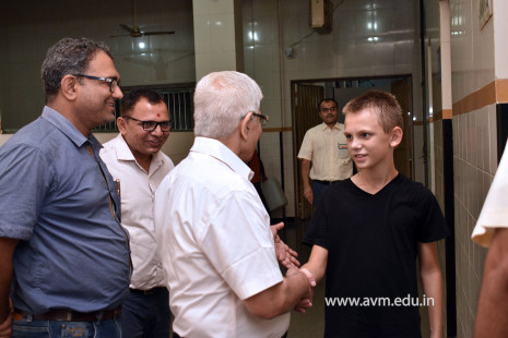 Prof A A Natu (NCL, IISER Pune) inspires AVM students (18)