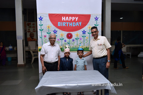 Prof A A Natu (NCL, IISER Pune) inspires AVM students (17)