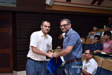Prof A A Natu (NCL, IISER Pune) inspires AVM students (38)