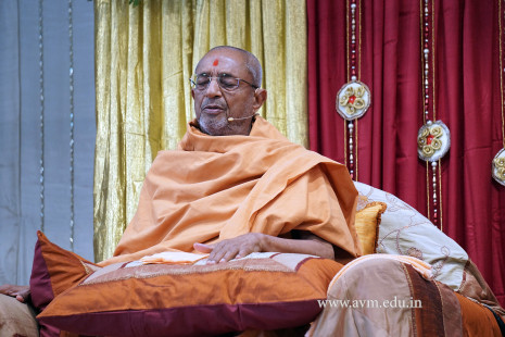 Param Pujya Swamishree's Visit 2016-17 (60)