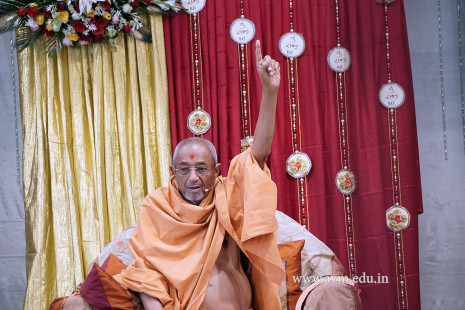 Param Pujya Swamishree's Visit 2016-17 (70)