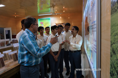 Std 11-12 Biology students - Visit to Research Centres (26)