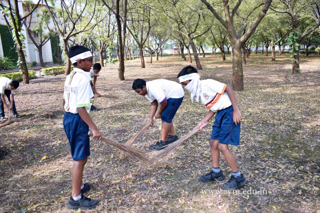 Juniors on Swachh AVM Mission on Gandhi Jayanti (23)