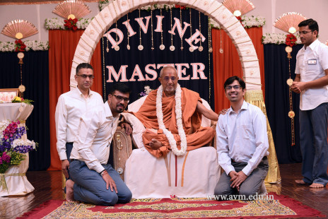 Param Pujya Swamishree's Visit 2017-18 (11)