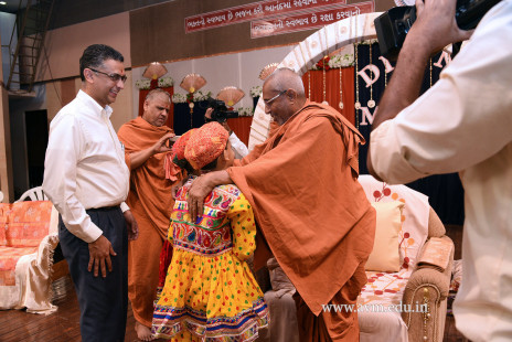 Param Pujya Swamishree's Visit 2017-18 (37)