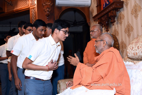 Std-10-11-12-visit-to-Haridham-for-Swamishree's-Blessings-(42)