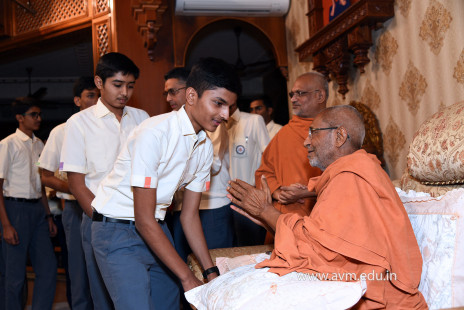 Std-10-11-12-visit-to-Haridham-for-Swamishree's-Blessings-(96)