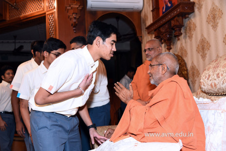 Std-10-11-12-visit-to-Haridham-for-Swamishree's-Blessings-(41)