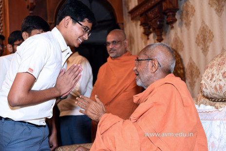 Std-10-11-12-visit-to-Haridham-for-Swamishree's-Blessings-(30)