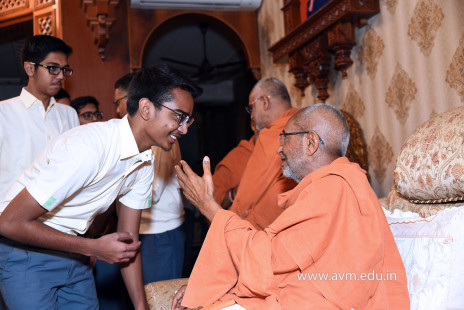 Std-10-11-12-visit-to-Haridham-for-Swamishree's-Blessings-(34)