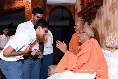 Std-10-11-12-visit-to-Haridham-for-Swamishree's-Blessings-(44)