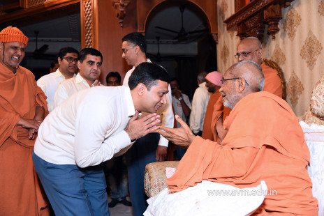 Std-10-11-12-visit-to-Haridham-for-Swamishree's-Blessings-(104)