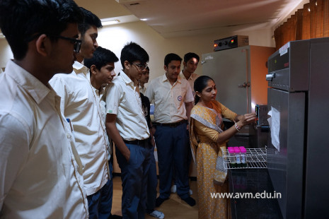 Std 11-12 Biology students - Visit to Research Centres (41)