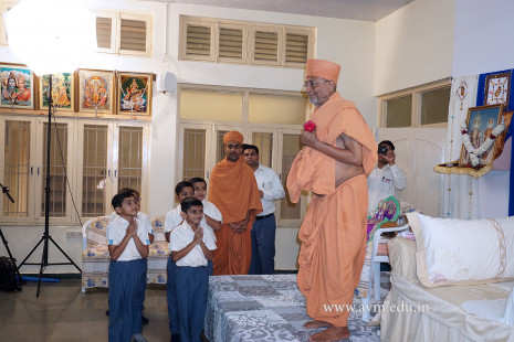 Param Pujya Swamishree's Visit 2016-17 (12)