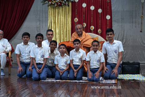 Param Pujya Swamishree's Visit 2016-17 (56)