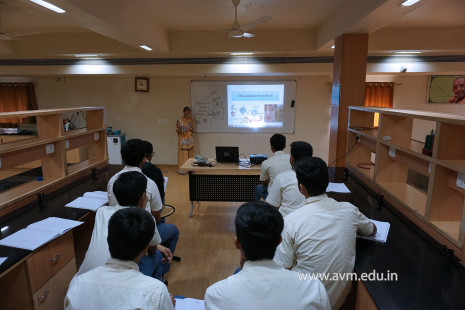 Std 11-12 Biology students - Visit to Research Centres (36)