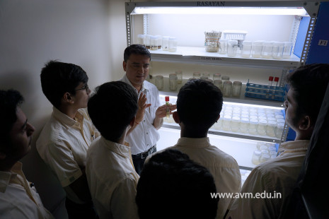 Std 11-12 Biology students - Visit to Research Centres (44)