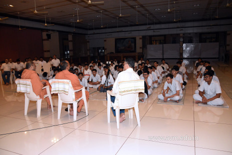 Inspiring Session for Std 11-12 on 'Choices in Life' by Pujya Brahmvihariswamiji (6)