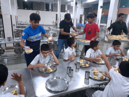(CBSE SEWA) Std 10 Students Volunteer in Dinner Preparation & Serving (37)