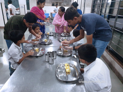 (CBSE SEWA) Std 10 Students Volunteer in Dinner Preparation & Serving (33)
