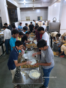 (CBSE SEWA) Std 10 Students Volunteer in Dinner Preparation & Serving (20)