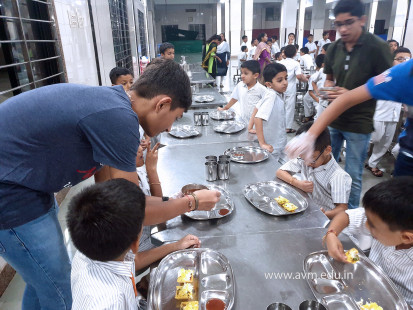(CBSE SEWA) Std 10 Students Volunteer in Dinner Preparation & Serving (35)